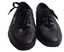 Black tennis shoes
